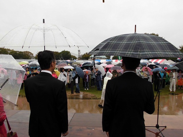 寒い雨の中でも多くの皆さんが参加した「第37回 市民福祉まつり」_f0141310_07471543.jpg