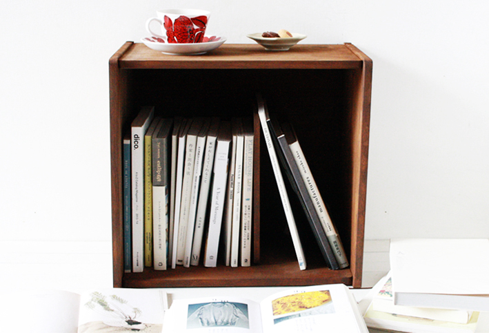 100均まな板でDIY!昭和レトロなブックスタンド_d0351435_18121011.jpg