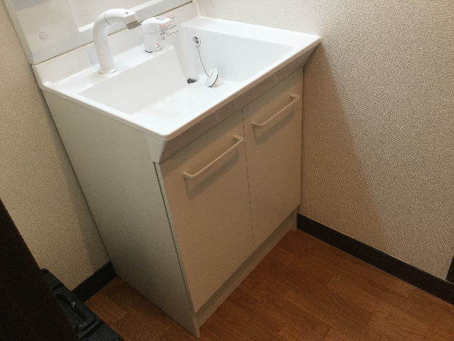 洗面化粧台入れ替え他 _f0031037_19013387.jpg