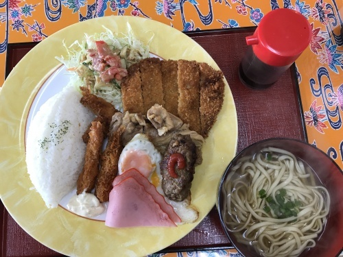 Okinawan super lunch._c0153966_21011333.jpg