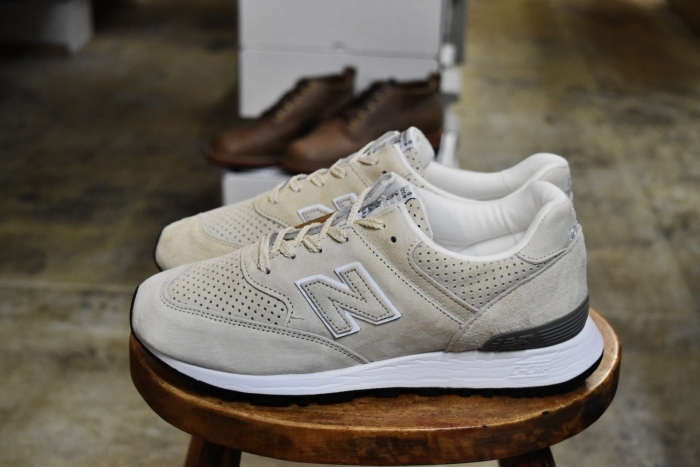 火曜営業のお知らせ　　と　　newbalance　　と　　WHEEL ROBE_d0152280_03550613.jpg