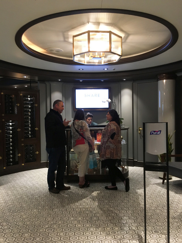 絶対行っておくべし！「SHARE BY CURTIS STONE（シェアバイカーティスストーン）」メニュー詳細ご紹介も。：ルビープリンセス　アラスカクルーズ_f0054556_23511077.jpg