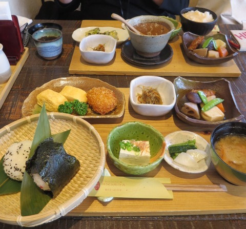 f0236260_22332894.jpg