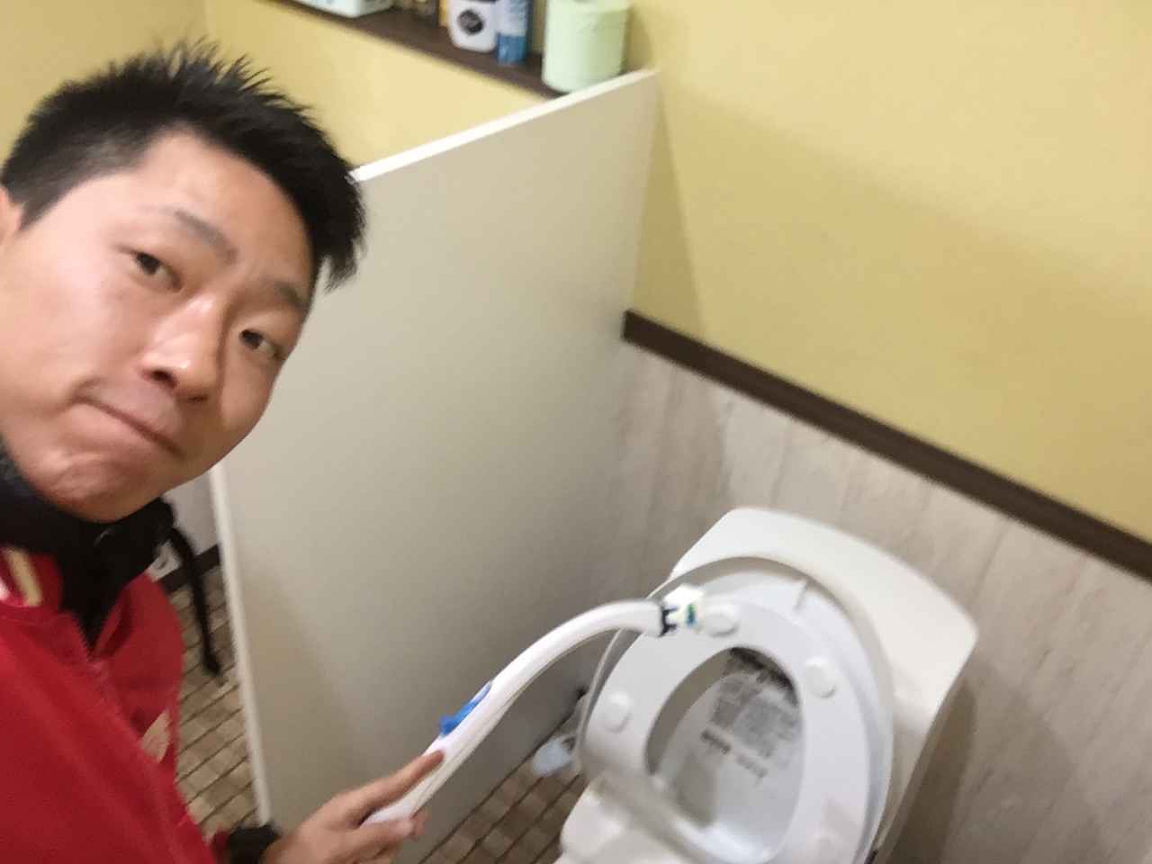 10月19日 木曜日のひとログ(。・Д・)ゞ タイヤ交換シーズン到来!ご予約承ります!_b0127002_1658596.jpg