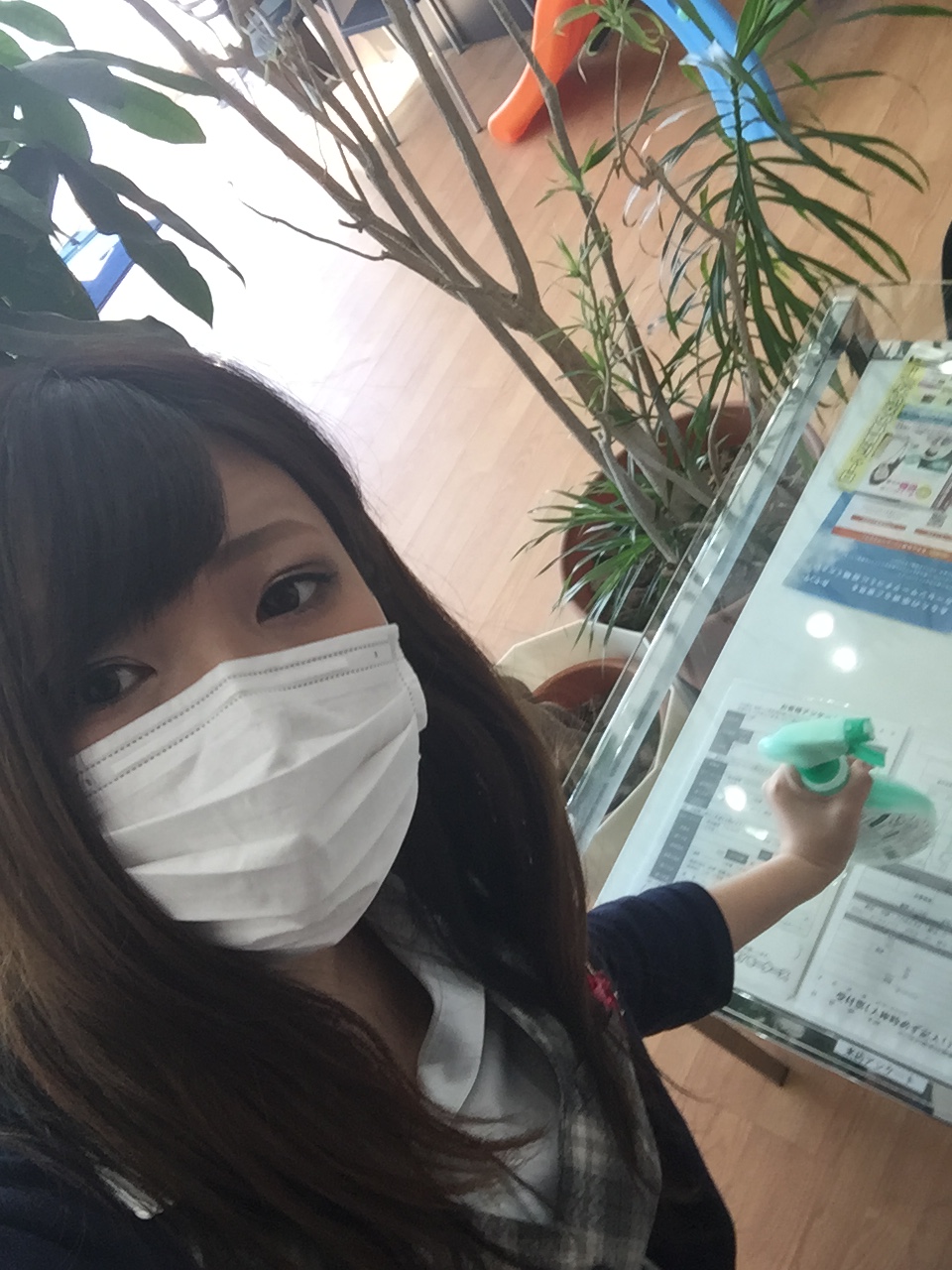 10月19日 木曜日のひとログ(。・Д・)ゞ タイヤ交換シーズン到来!ご予約承ります!_b0127002_16591111.jpg