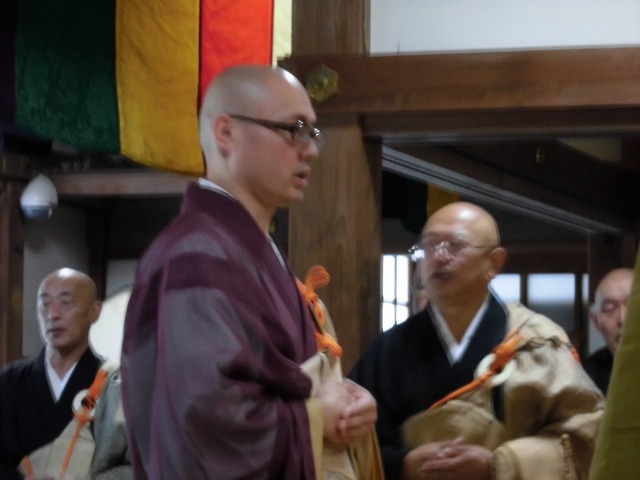 新住職への代替わり行事 臨済宗妙心寺派の古刹・誓願寺(静岡市丸子)の晋山式_f0141310_08083968.jpg