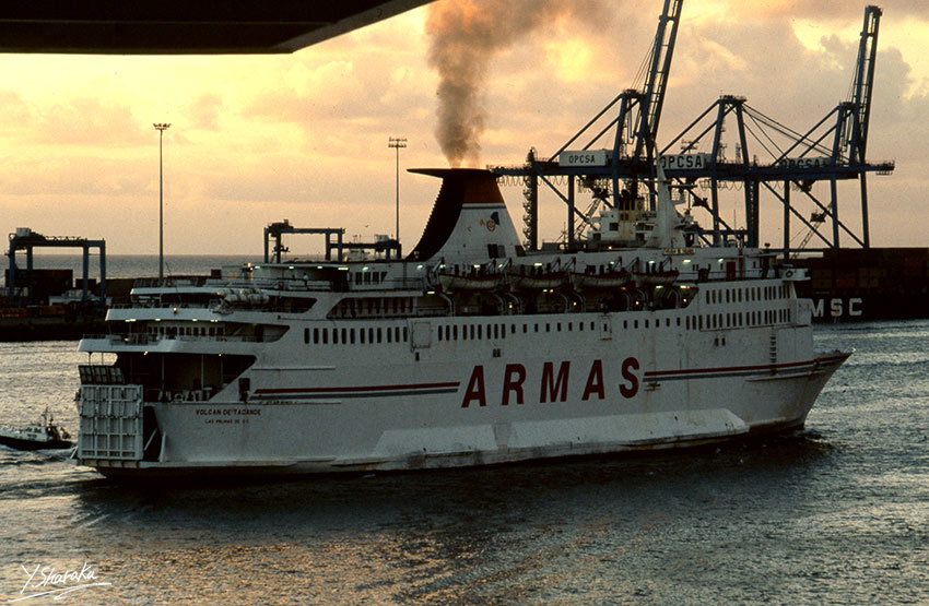 MV Volcan de Tacande_f0344614_16245939.jpg