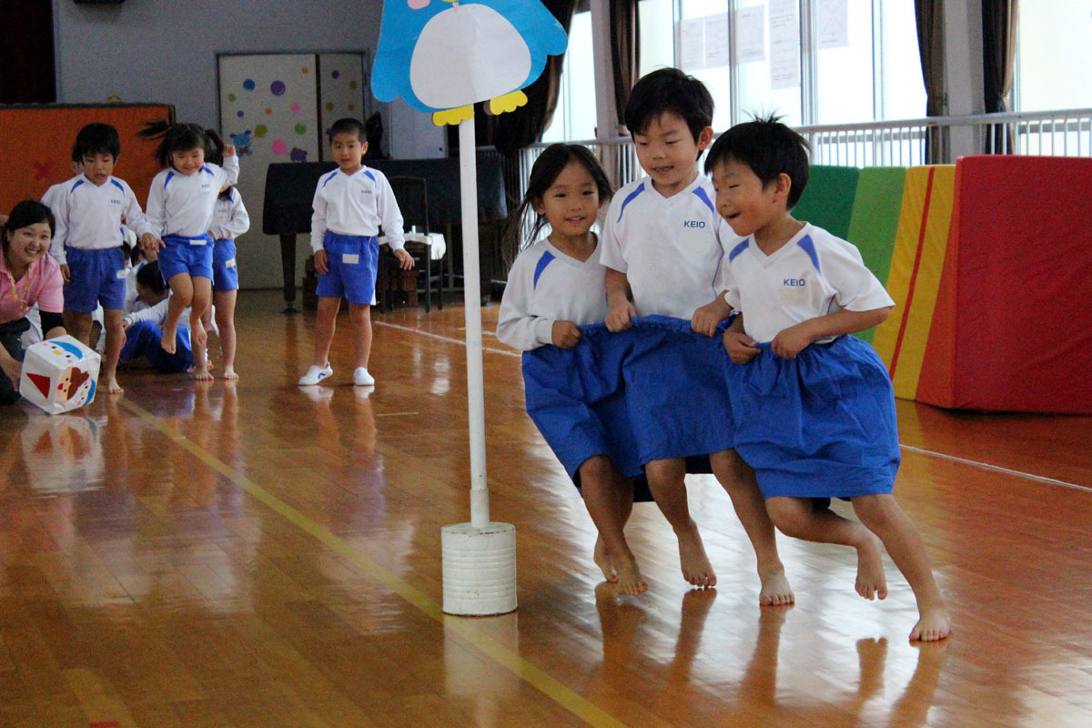 デカパンリレー まつ 慶応幼稚園ブログ 未来の子どもたちへ Dream Can Do Reality Can Do