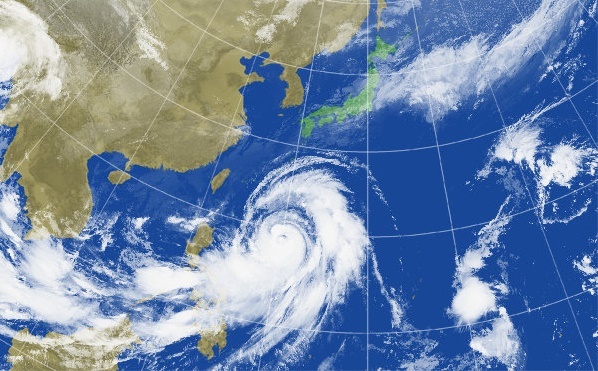 台風は遥か彼方だけど・・・_a0109187_10183677.jpg