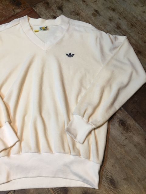 10/22(日）入荷！８０s〜デッドストック！　adidas V neck ベロア　シャツ！_c0144020_19365206.jpg