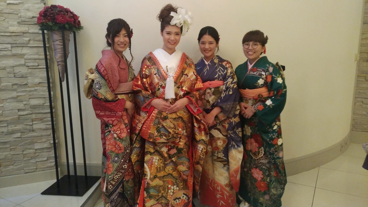 振袖のお嬢様方_f0140343_16253434.jpg