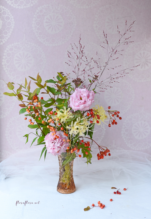 ９月レッスン＊初秋の花達 花瓶とバスケットのコンビネーションアレンジ＊＊フローラフローラちいさな花の教室＊東京目黒不動前フラワースクール_a0115684_01451420.jpg