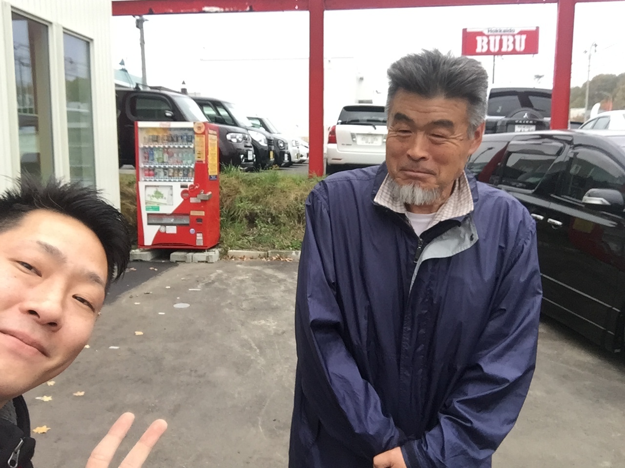 10月22日(日)トミーモータース本店ブログ♪秋のドライブにレンタカーはいかがでしょうか?M様エスティマ納車♪_b0127002_14292037.jpg