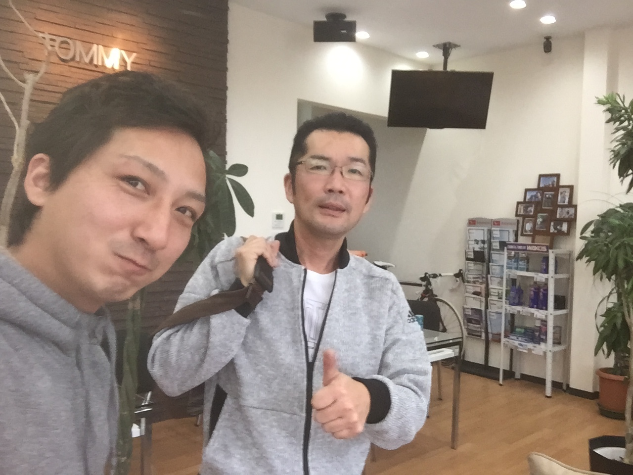 10月22日(日)トミーモータース本店ブログ♪秋のドライブにレンタカーはいかがでしょうか?M様エスティマ納車♪_b0127002_14293635.jpg