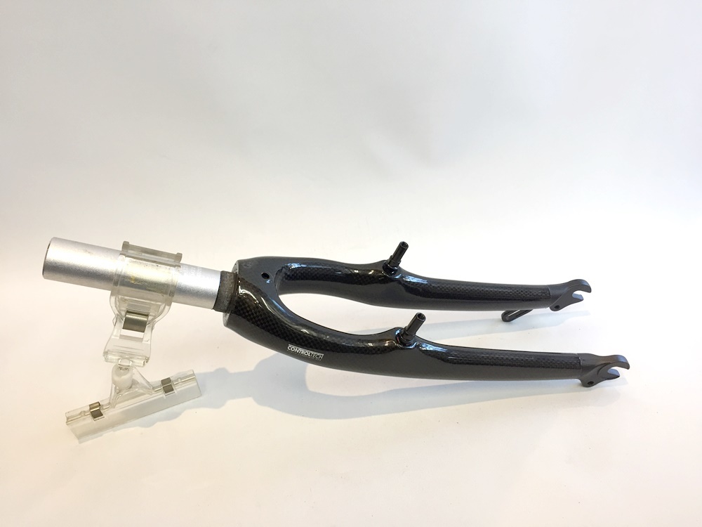 DAHON専用カーボンフォーク 2本入荷しました。CONTROLTECH DAHON専用カーボンフォーク 2本入荷しました。CONTROLTECH