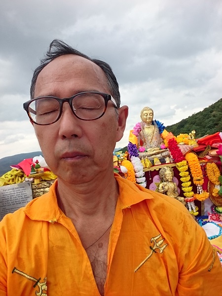 ガヤのヴィシュヌパッド寺院でヴィシュヌ神の足跡に触れてきた_d0360509_0351910.jpg