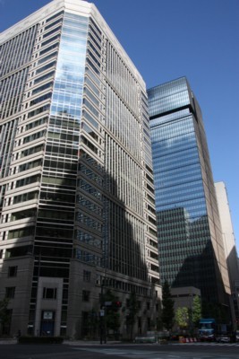 高層ビルに差す影 インスピレーション 高層ビルに差す影 インスピレーション