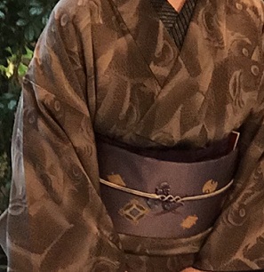 9周年・岡重鯛着物+宝尽し帯・作家さん着物+三眠蚕帯。_f0181251_18134257.jpg