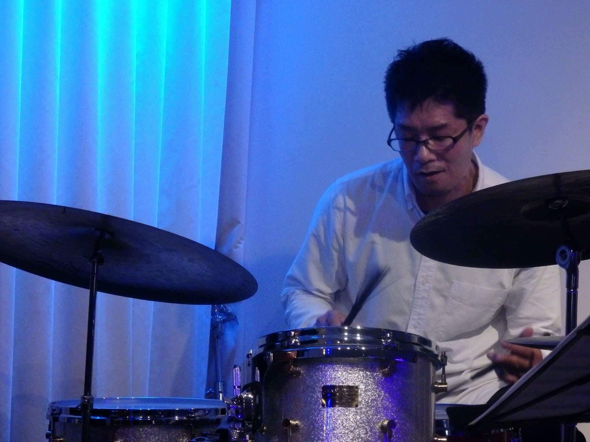 広島 Jazzlive comin 本日月曜日は ジャズギター!_b0115606_12140894.jpeg