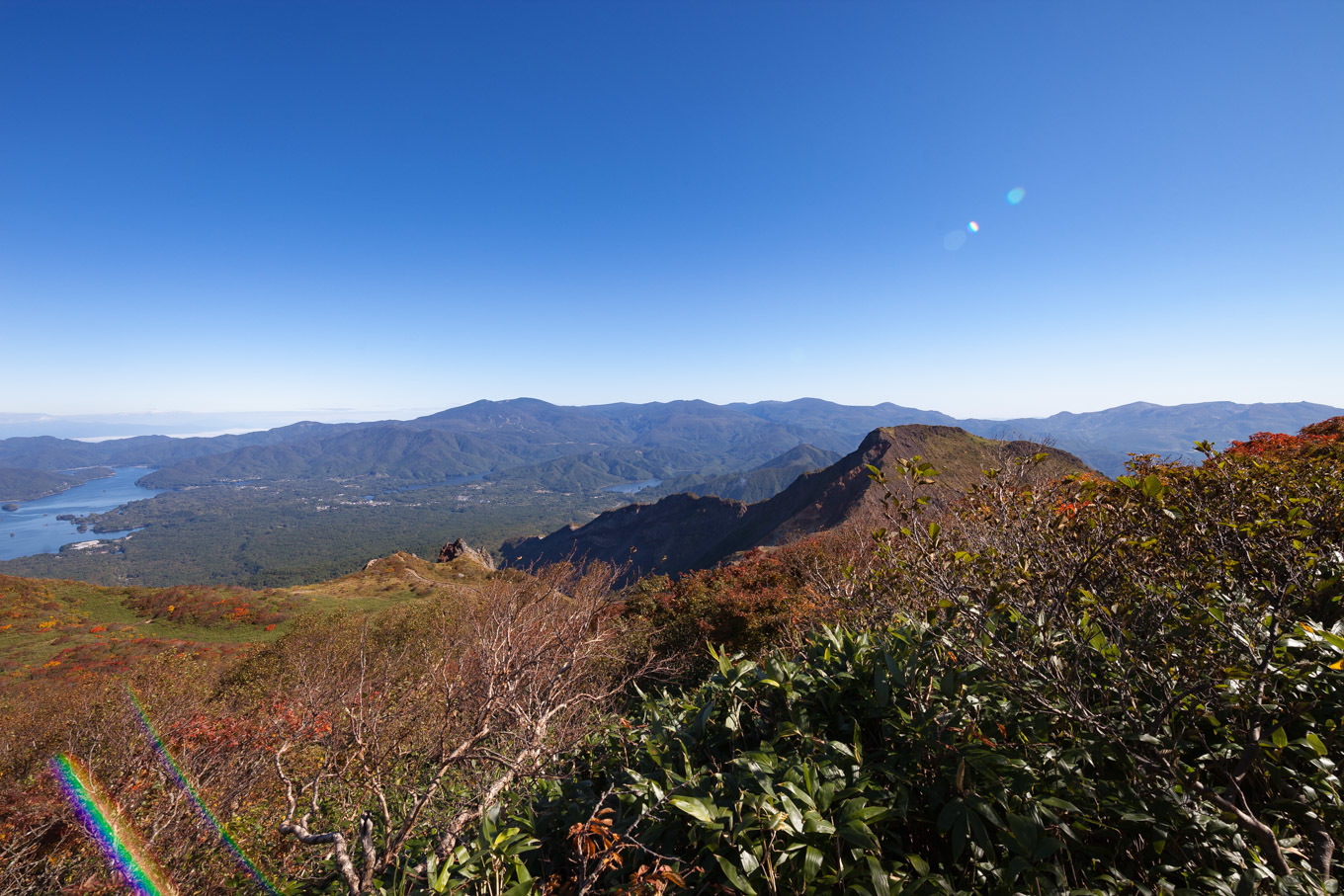 紅葉始まる磐梯山　秋の美空の山頂へ_c0369219_16225580.jpg