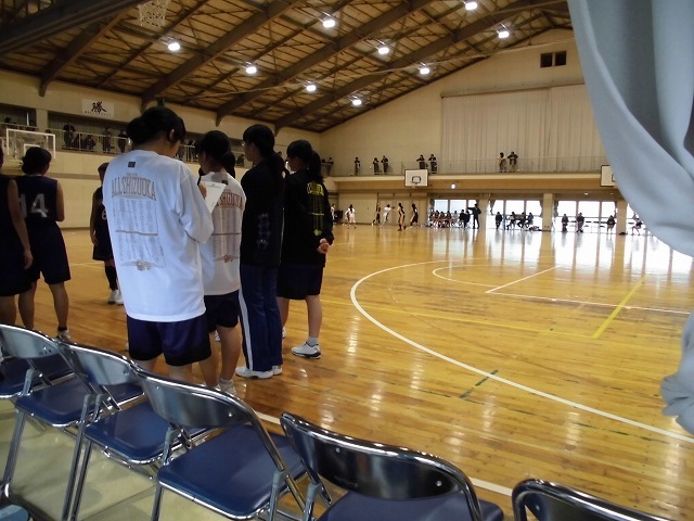 台風が近づく中、防災備品のチェック 吉原高校避難所運営委員会_f0141310_07345631.jpg