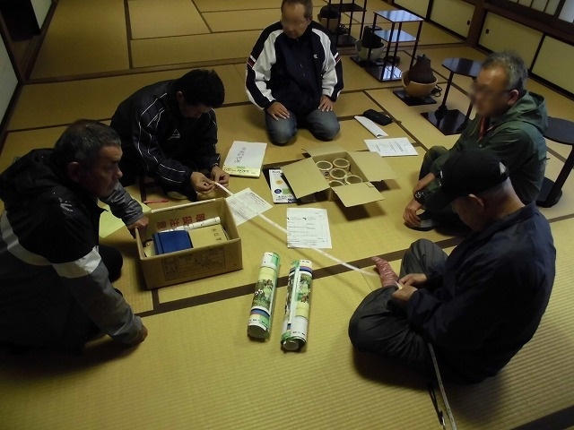 台風が近づく中、防災備品のチェック 吉原高校避難所運営委員会_f0141310_07350455.jpg