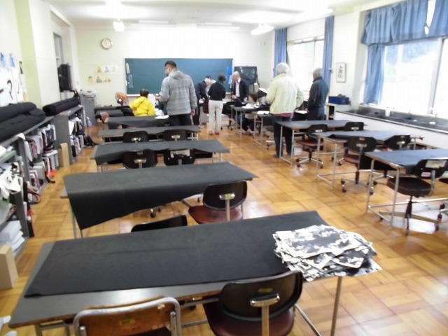 台風が近づく中、防災備品のチェック 吉原高校避難所運営委員会_f0141310_07352106.jpg