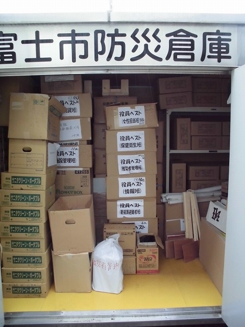 台風が近づく中、防災備品のチェック 吉原高校避難所運営委員会_f0141310_07361397.jpg