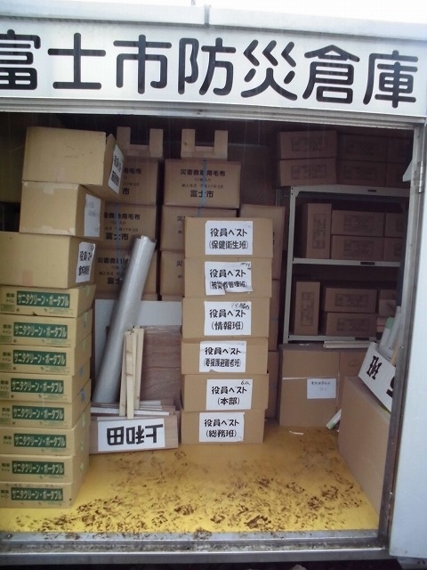 台風が近づく中、防災備品のチェック 吉原高校避難所運営委員会_f0141310_07362264.jpg
