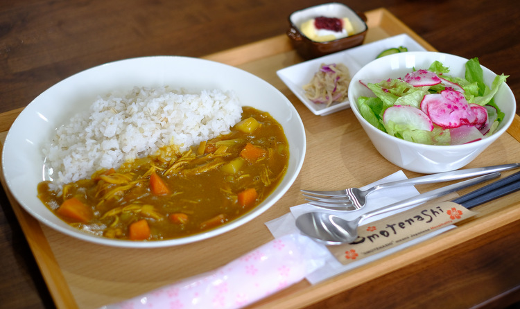 「朝アルニコ=高原のパン屋さん&福山牛乳、セラピーヨガ、たかちゃんファームのカレーランチ」_a0000029_9523733.jpg