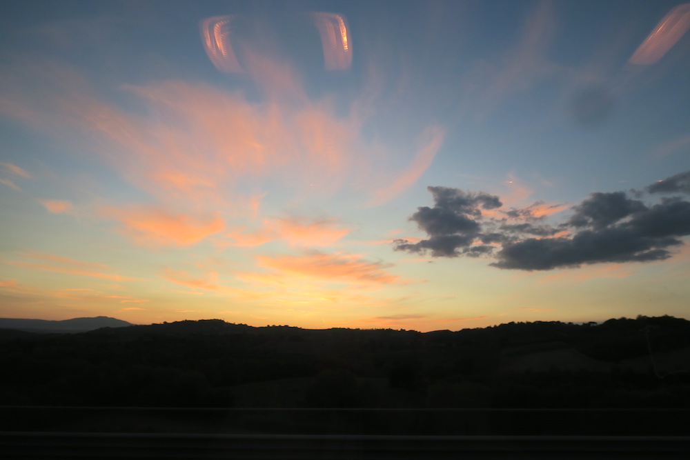 FilixBusでペルージャからローマへ、初利用の感想と車窓の風景_f0234936_17433041.jpg
