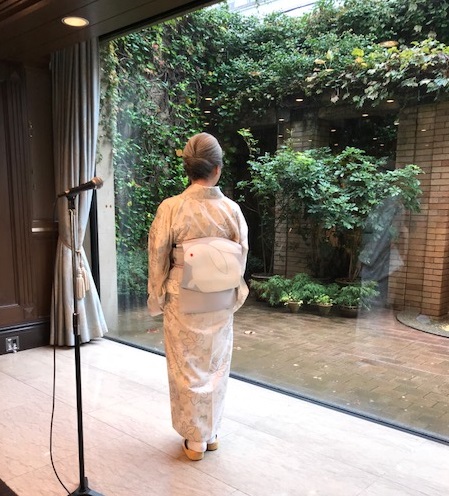 9周年・白大島+大羊居帯・小紋+三眠蚕帯・素敵な鼈甲簪_f0181251_17345819.jpg