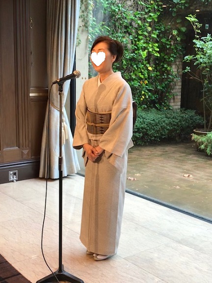 9周年・白大島+大羊居帯・小紋+三眠蚕帯・素敵な鼈甲簪_f0181251_17434044.jpg