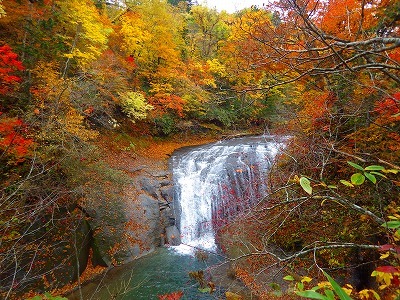 秋の北海道5日目　白扇の滝_b0052375_15180258.jpg