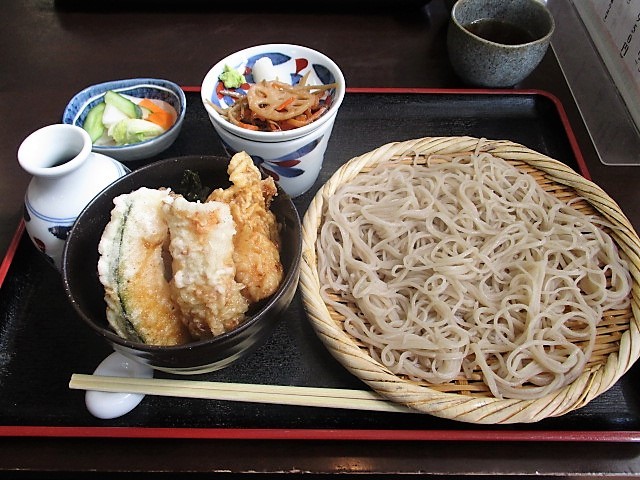 「二八そば　ひらい」でそばと鶏天丼のセット＋もりそば♪_c0169330_12420795.jpg