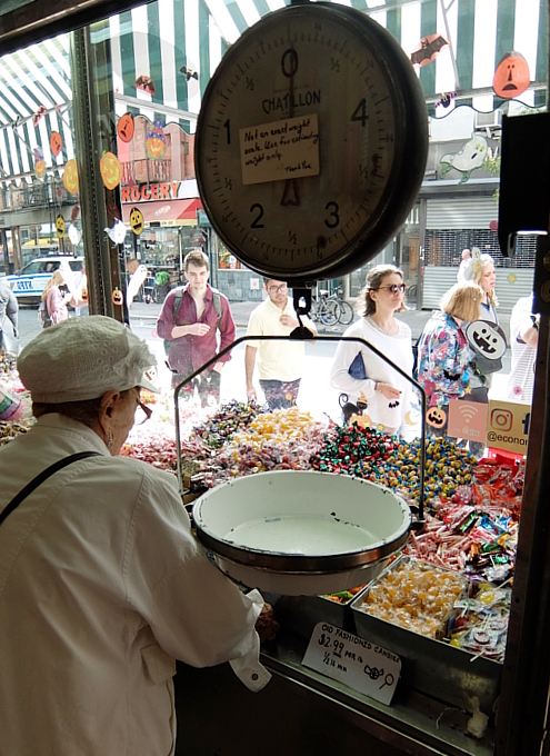 NYで創業80年⁈の老舗の駄菓子屋さん Economy Candy_b0007805_4425980.jpg