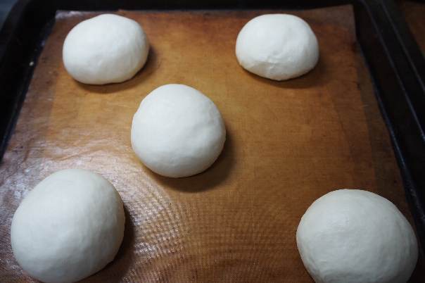 ハイジの白パンのつもりが、茶色パン パンとか、わんことか、お山とか、