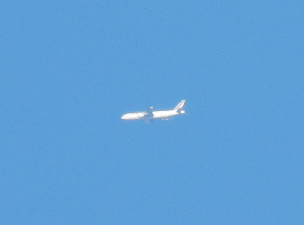 怪しい飛行機(笑)_c0025115_20563029.jpg