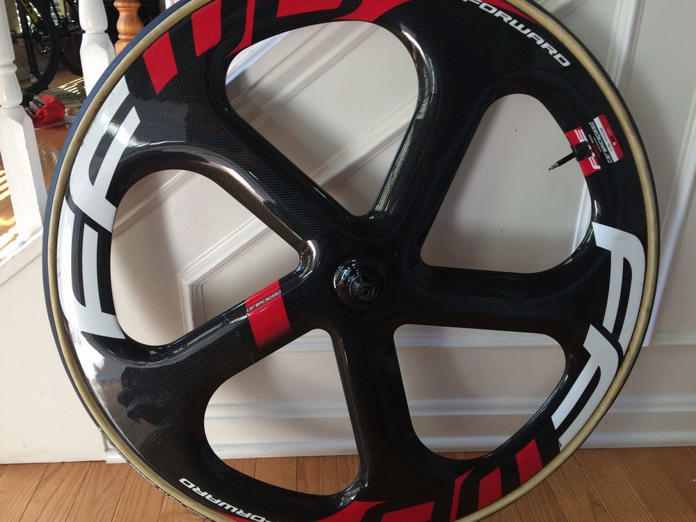 短期間使用の美品！！】フージン サクラハブ カーボン ホイール