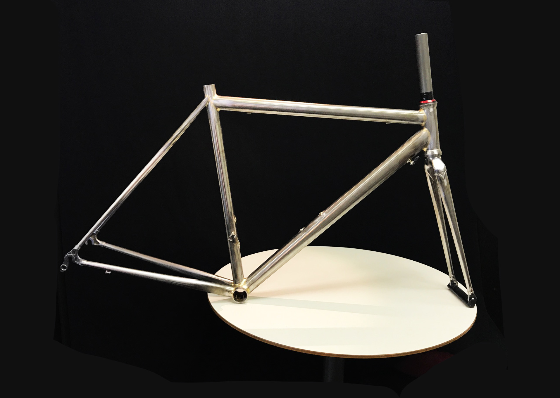 「鉄の馬」コンペテイションの生フレーム完成!_d0182937_15252855.jpg
