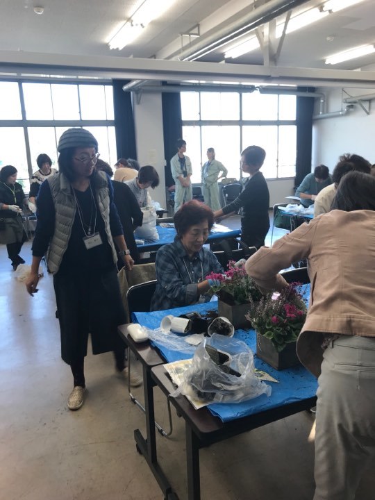 向日市秋季緑化園芸教室無事終了しました_e0128446_16511086.jpg