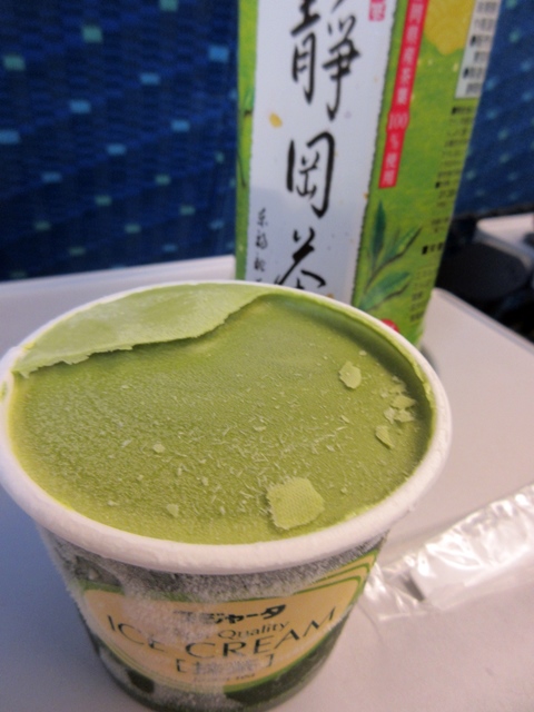 【ひかりで名古屋、東海道線に乗り換えて岐阜】_b0009849_1834045.jpg