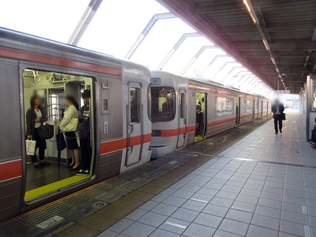 【ひかりで名古屋、東海道線に乗り換えて岐阜】_b0009849_18471450.jpg