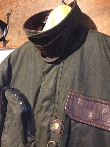 bibury court オイルジャケット　barbour フィールドジャケット ワックスドコットン・フィールドジャケット | 2024 - Bibury