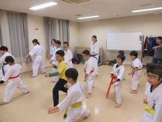 土曜日空手　宮の沢教室･八軒教室　新しい仲間！_c0118332_22353584.jpg