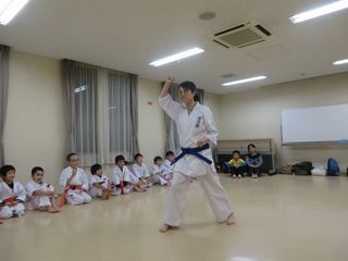土曜日空手　宮の沢教室･八軒教室　新しい仲間！_c0118332_22354959.jpg