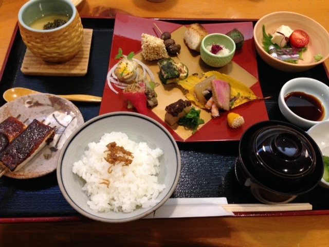 名古屋のお昼ごはんと伊勢のういろ_c0204333_23292765.jpg