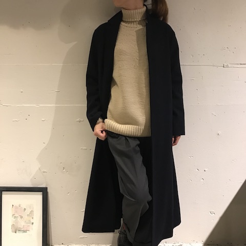 ネイビーのロングコート_d0364239_15004795.jpg