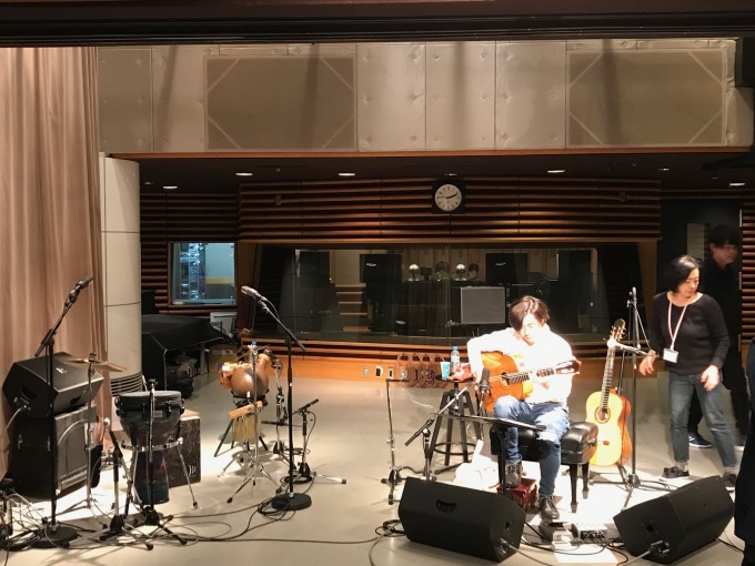 ラジオ生放送_e0156717_03285442.jpg