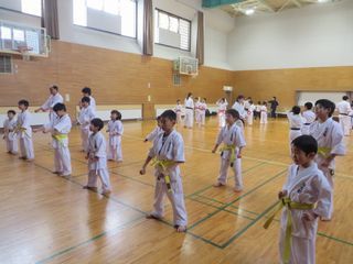 日曜空手 新琴似・新川教室 親子空手!_c0118332_15090641.jpg